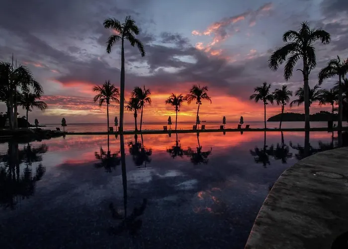 Palms 14 Luxury Beachfront Villa *